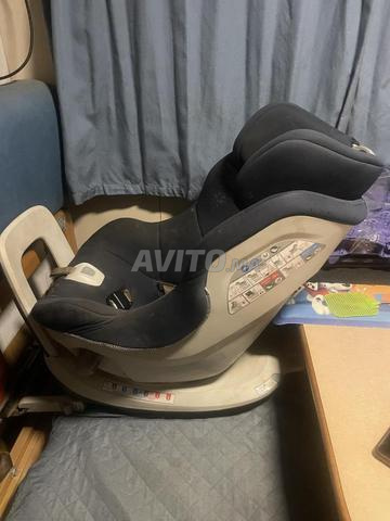 مقعد سيارة إيزوفيكس للأطفال حتى 18 كجم