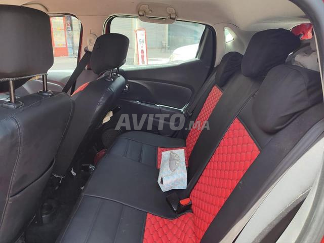 Renault Clio Essence Manuelle 2013 à Agadir