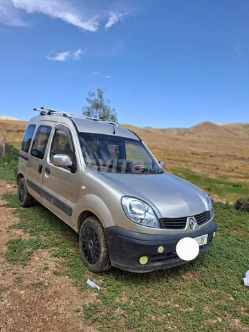 السيارة جيدة