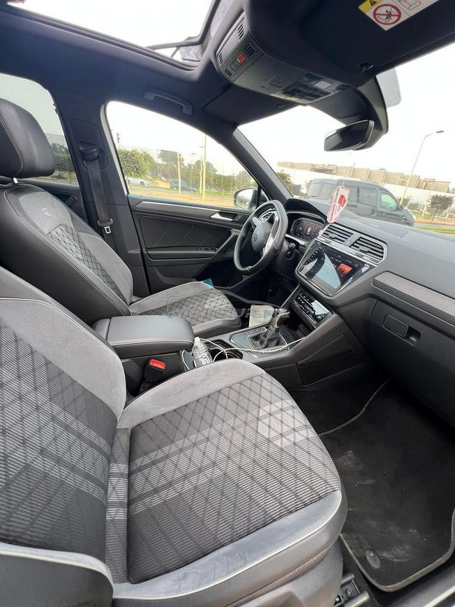 Volkswagen Tiguan Black R line