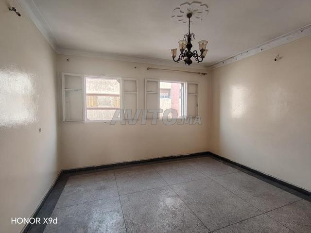 مكتب بالطابق الأول على شارع 1، مواجه لبرنوسي - 2