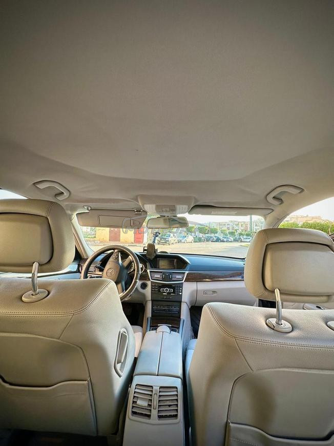 Mercedes E220 للييع