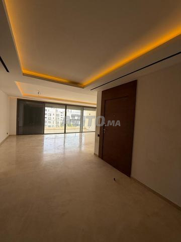 شقة راقية للإيجار 170م² في سويسي - 2