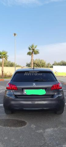 سيارة في حالة جيدة - 2