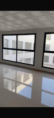 مكتب للبيع ممتاز جدا - 2