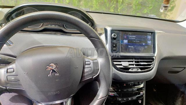 Peugeot 208 White Edition - 2