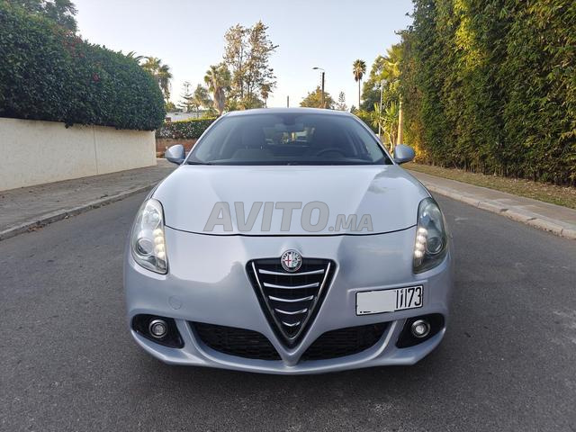 ألفا روميو جيوليتا بـ ناقل حركة أوتوماتيكي