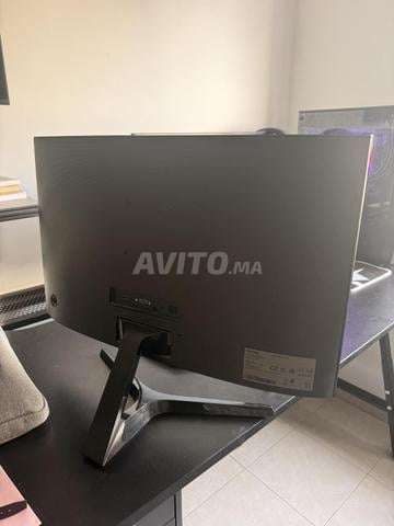 Moniteur Samsung FULL HD CURVE - 2