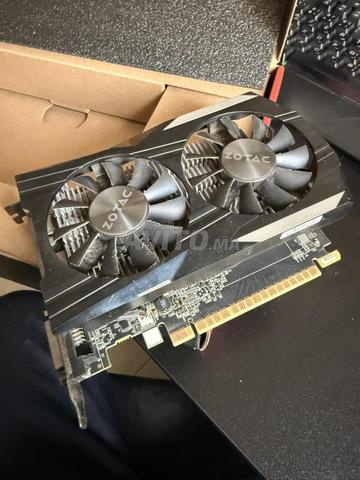 CARTE GRAPHIQUE À VENDRE