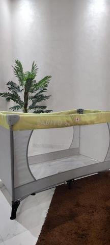 Lit bébé avec matelas - 2