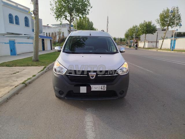 سيارة تجارية جيدة جدا وعملية