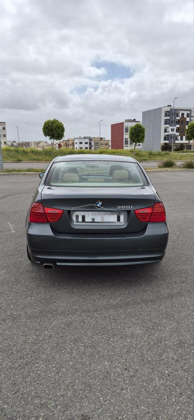 BMW 320i (Essence)