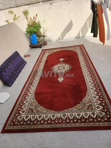 سجادة لا تزال نظيفة جداً - 2