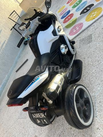 Moteur neuf avec son chargeur