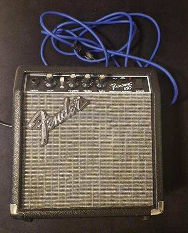 Guitare électrique avec son amplificateur - 2