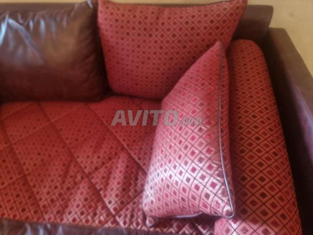 صالون مع تلفاز سامسونغ، خزانة تلفاز وجهاز رقمي - 2