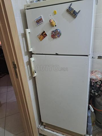 Réfrigérateur pur encore en bon état de marche à vendre pour les personnes intéressées