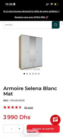 Armoire à vêtements