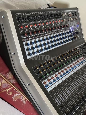 طاولة خلط ومكبر صوت 2200 وات برو