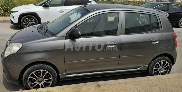 كيا بيكانتو بنزين يدوية 2008 بالدار البيضاء