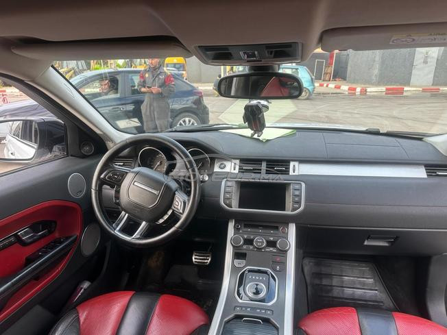 سيارة من نوع range rover évoque 