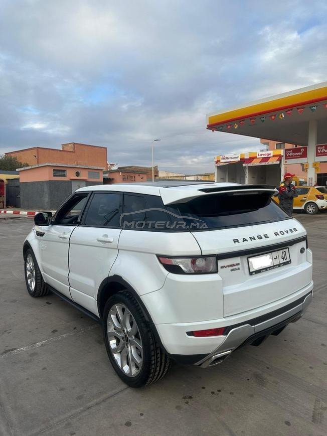 سيارة من نوع range rover évoque 