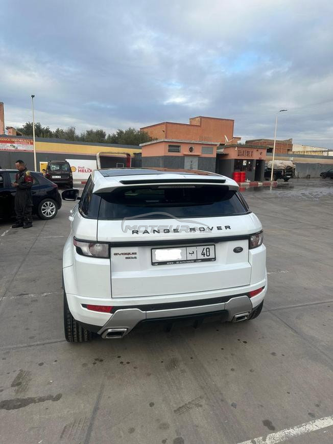 سيارة من نوع range rover évoque 