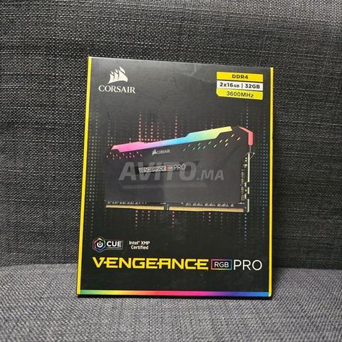 Corsair Vengeance RGB PRO 32 Go DDR4 3600 MHz CL18 - 2