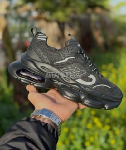 حذاء رياضي (سبرديلة) أسود جديد - مقاس 43 - 2