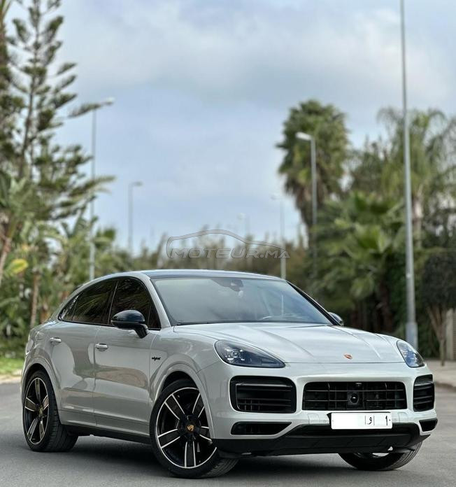 Porsche Cayenne Hybrid 2023 