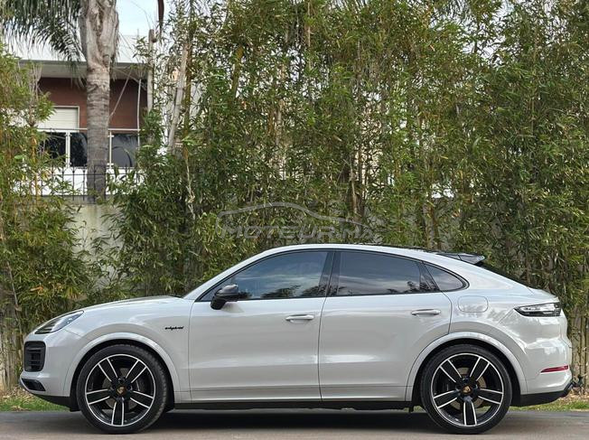 Porsche Cayenne Hybrid 2023 