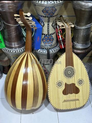 Oud avec pochette et médiator offert