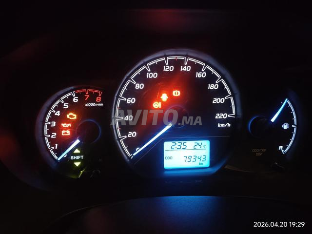 Yaris essence 2ème main, faible kilométrage - 2