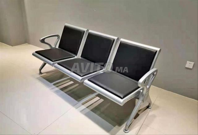 مقعد بثلاثة أماكن - جلد صناعي وإطار معدني