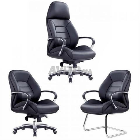 حزمة كراسي / كرسي رئيس و 2 زوار
خزانة ملابس