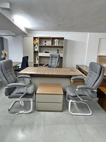 À vendre) Bureaux importés de formes variées pour s'adapter à votre goût)👌 - 2