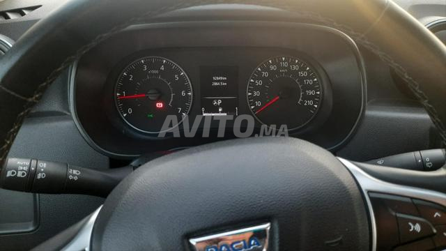 Dacia Duster Diesel Automatique 2022 à Rabat - 2