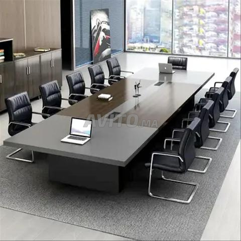 TABLE DE RÉUNION EN STOCK LIMITE - 2