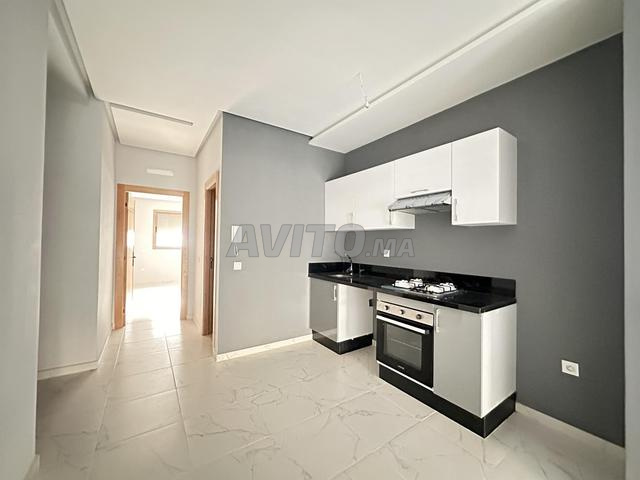 استوديو فارغ للإيجار - روش نوار - 2