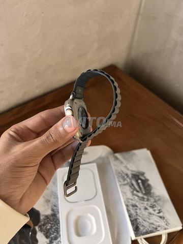 Apple Watch Ultra 2 Natural Titanium 49mm - 2