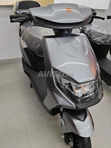 SCOOTER ÉLECTRIQUE YADEA RN - 2