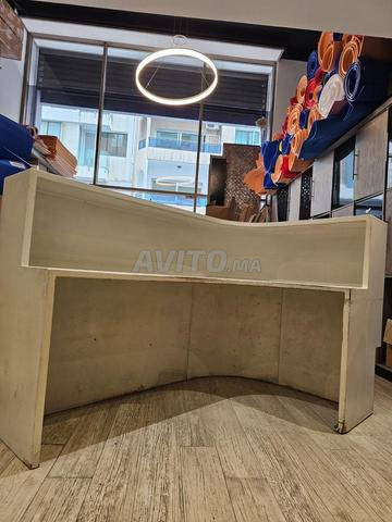 مكتب استقبال بتصميم عصري - 2