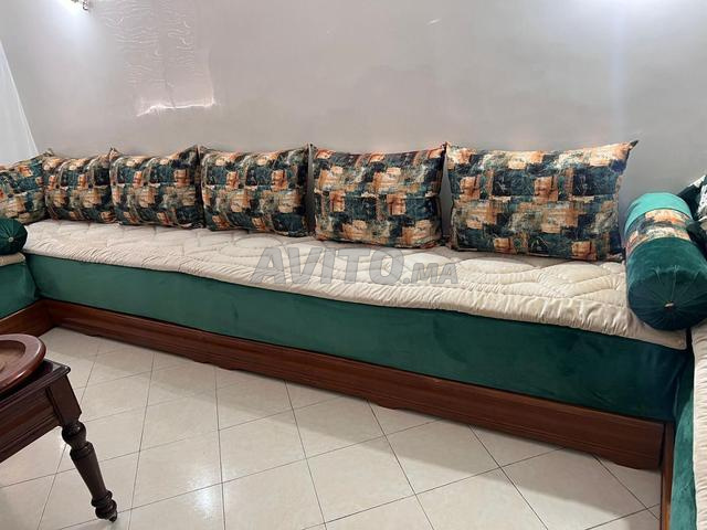 صالون مغربي عصري بحالة جيدة جداً - 2