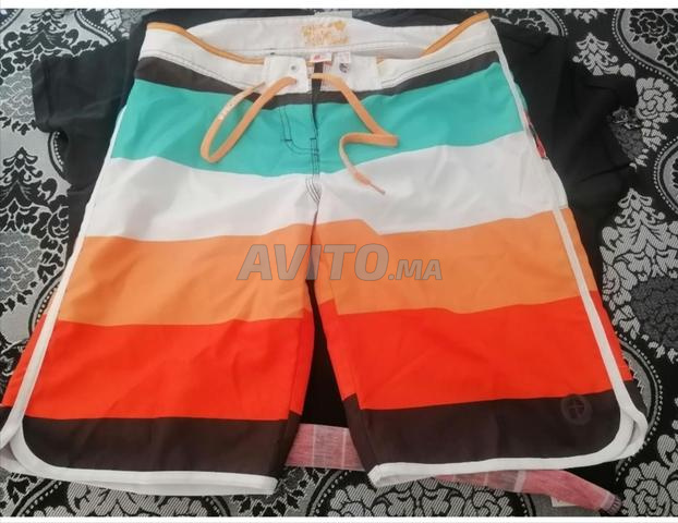 شورت أصلي صنع في 🇮🇹 مقاس M