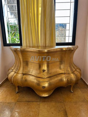 خزانة ذات أدراج على الطراز الباروكي مذهبة - 2