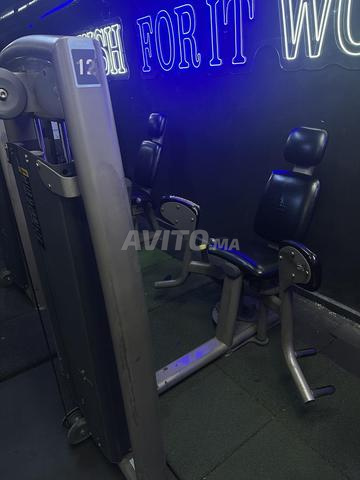 آلات بناء الأجسام