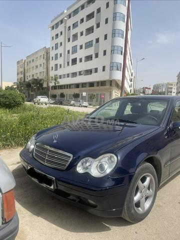 Mercedes-Benz 220 Diesel Manuelle 2004 à Taza