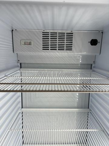 ثلاجة بباب واحد