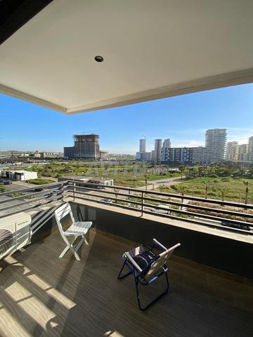 شقة رائعة 3 غرف نوم متقابلة فارغة، تراس وحمام سباحة - 2