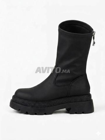 أحذية برقبة بكعب سميك من الأمام وجوارب - 2